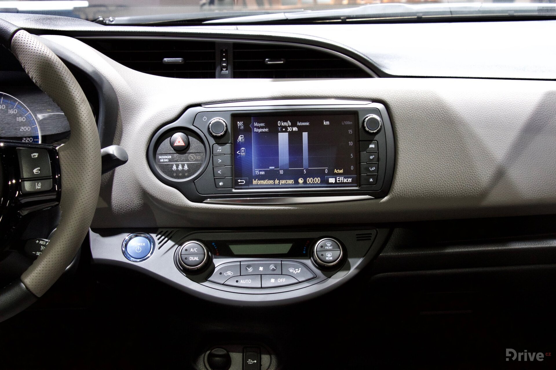 Toyota Yaris Hybrid (2011)