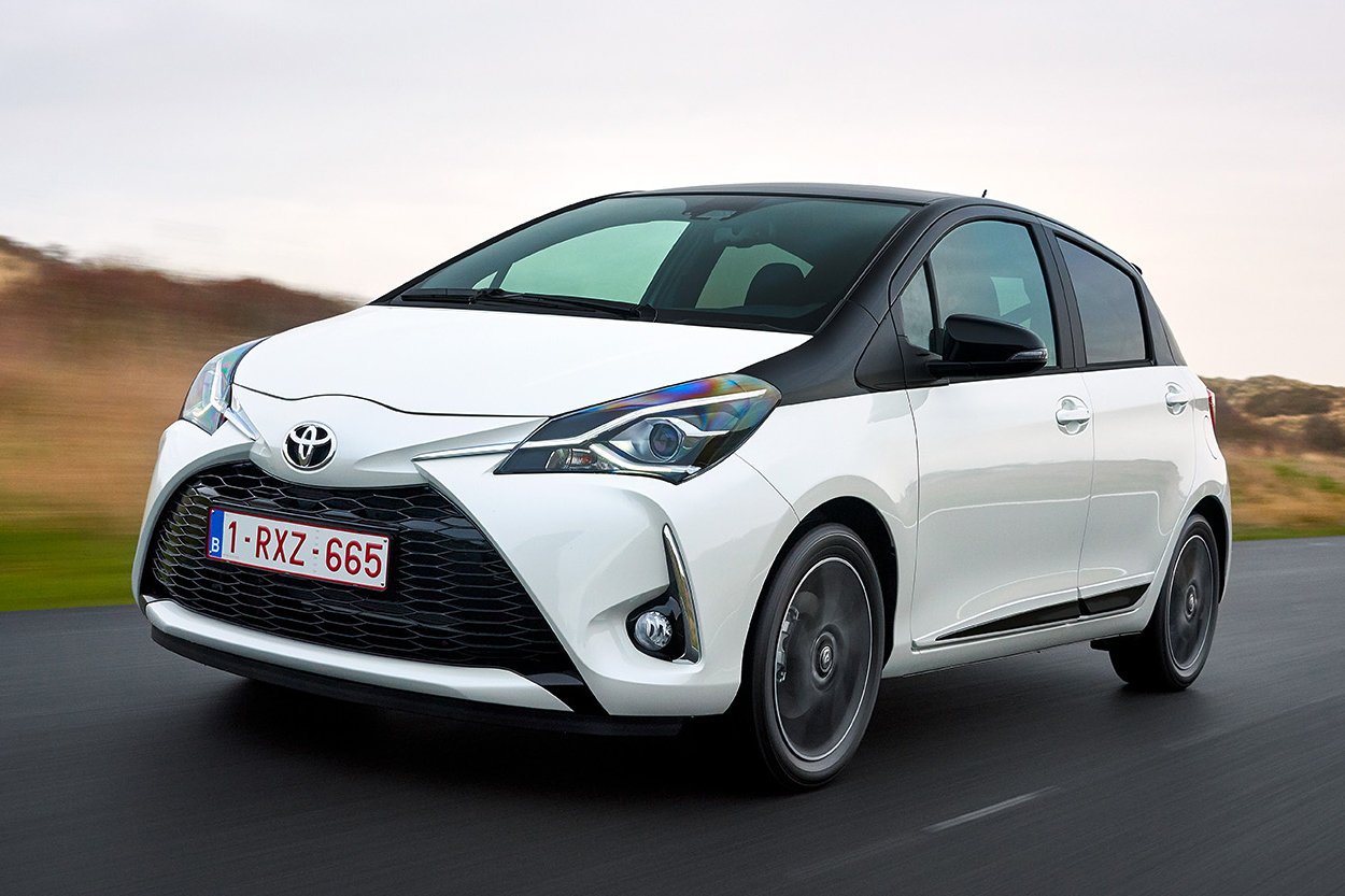 Toyota Yaris Hybrid (2017) výbava a cena fDrive.cz