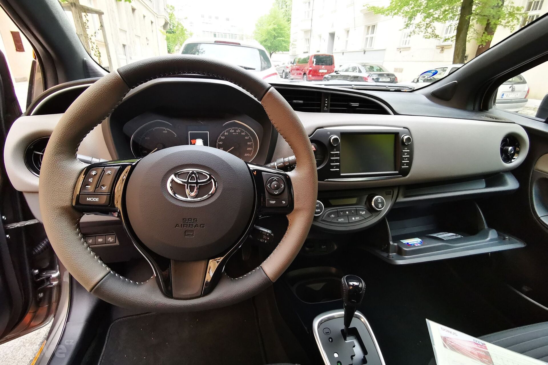 Toyota Yaris Hybrid (2017)