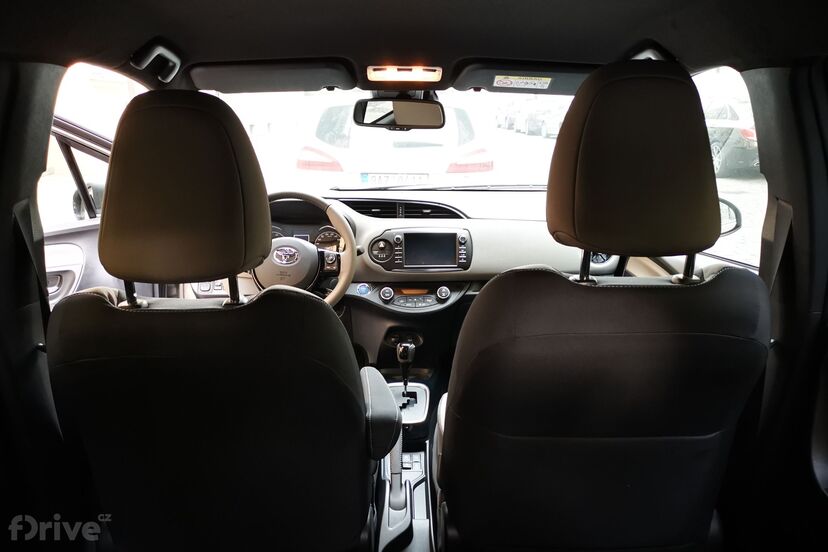 Toyota Yaris Hybrid (2017)