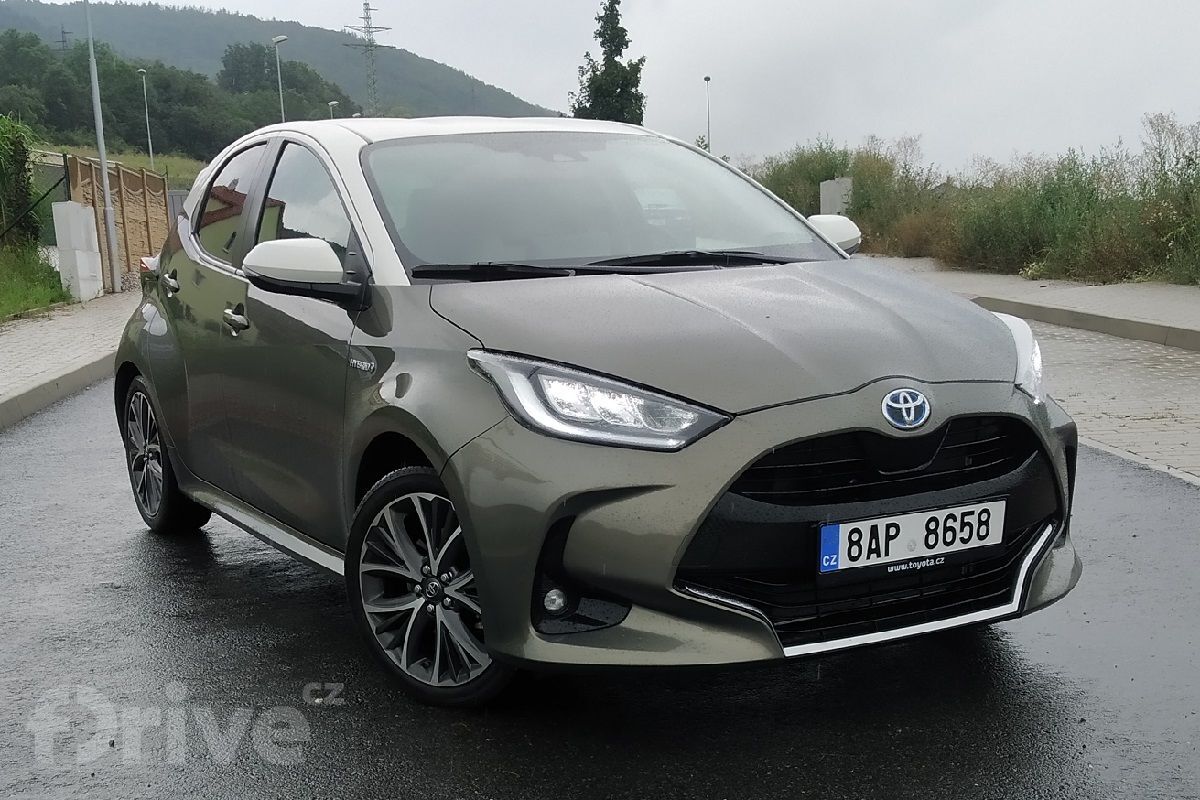 Toyota Yaris Hybrid Selection (2021)