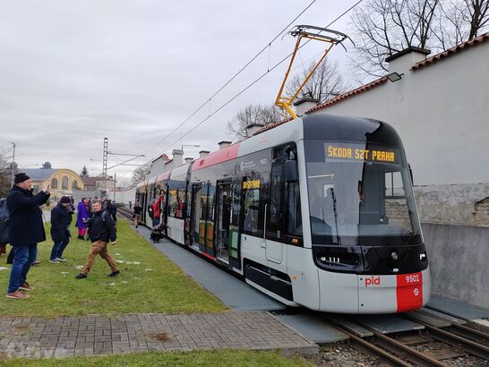 Tramvaj ForCity Plus 52T Praha