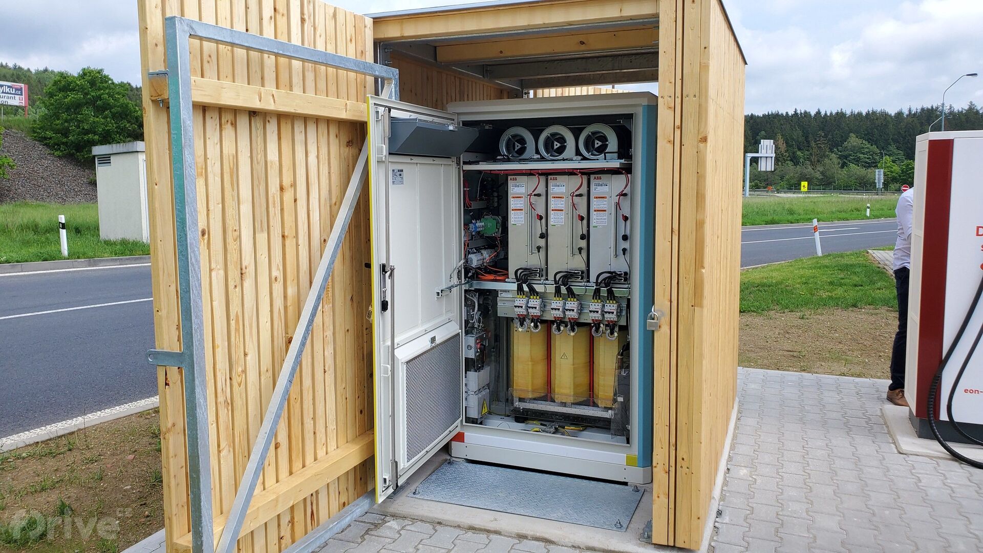 Ultrarychlá nabíjecí stanice E.ON na D5