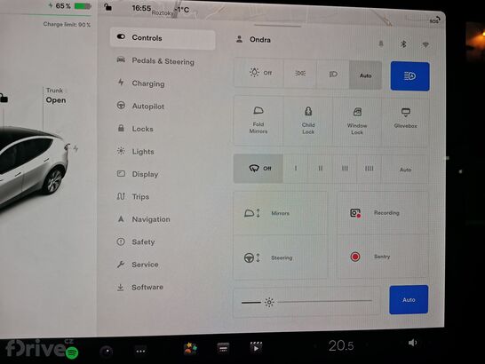 Vánoční update Tesla (2021)