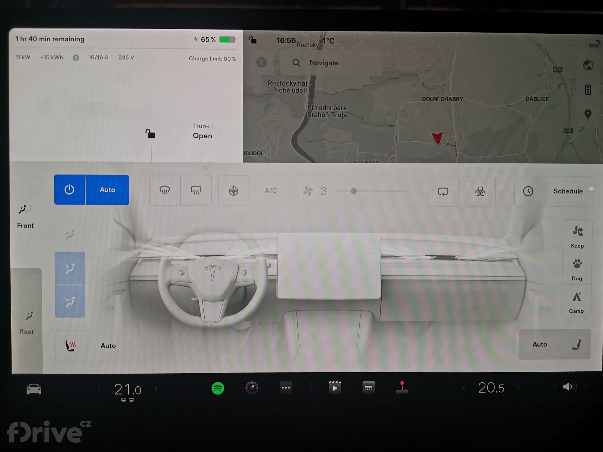 Vánoční update Tesla (2021)
