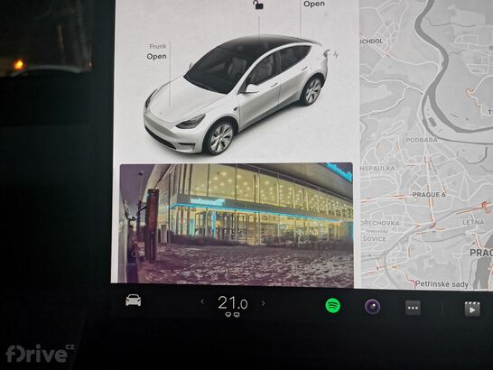 Vánoční update Tesla (2021)