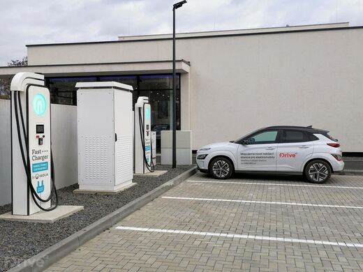 Veolia/Green24, Ostrava-Poruba, ul. Nad Porubkou, BMW Lex Auto