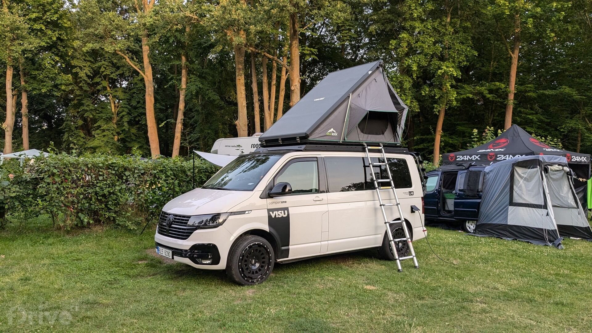 Visu Camper:one (přestavěný Volkswagen Transporter)