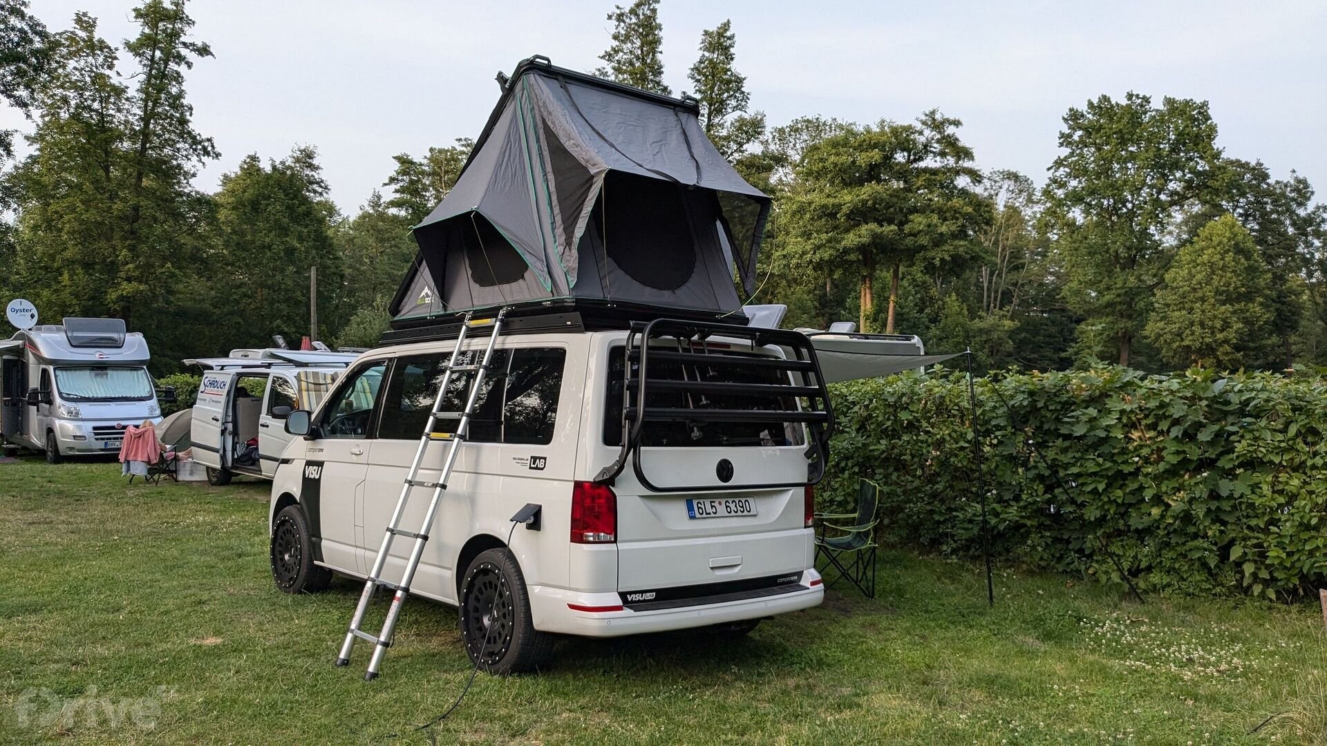 Visu Camper:one (přestavěný Volkswagen Transporter)