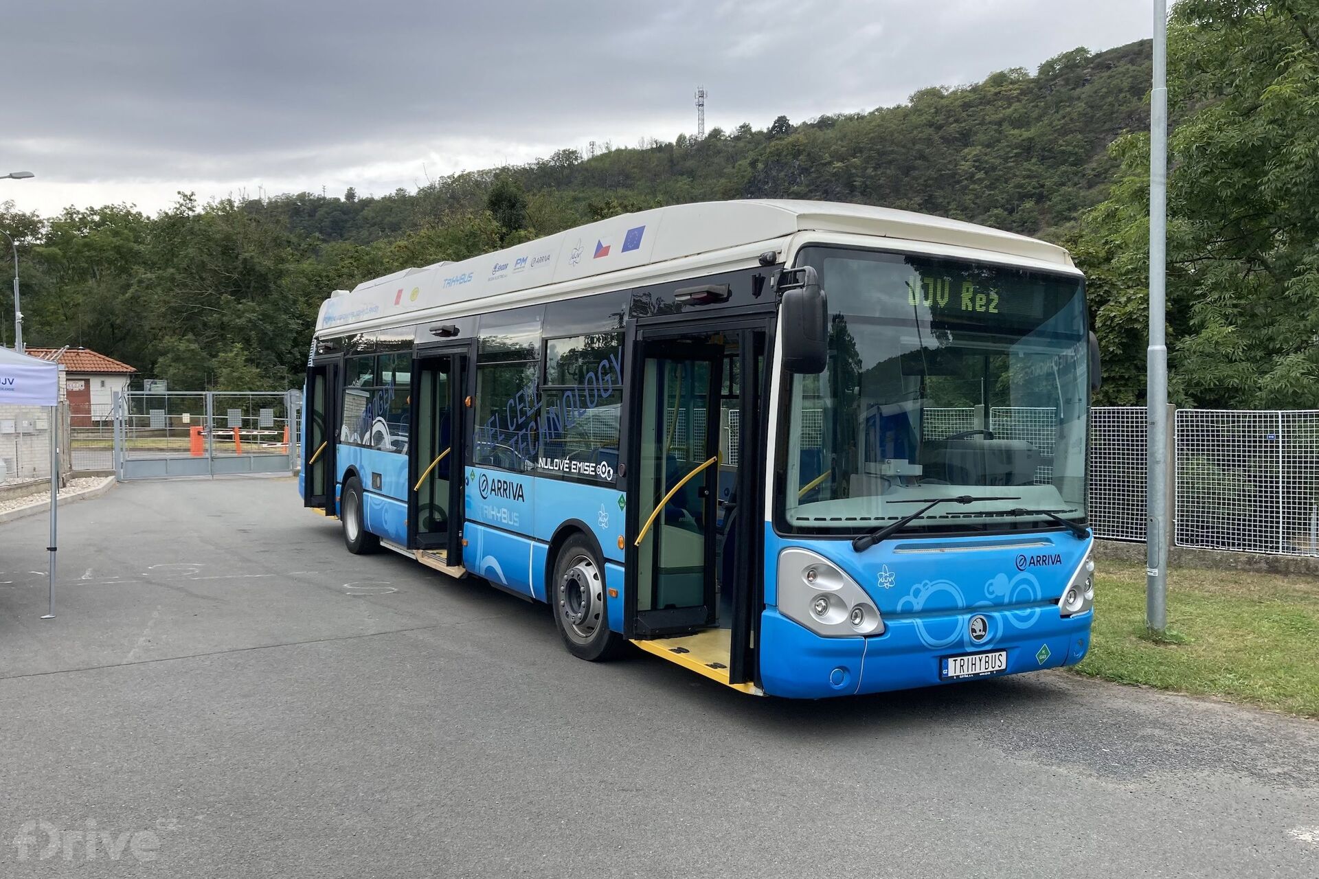 Vodíkový autobus TriHyBus