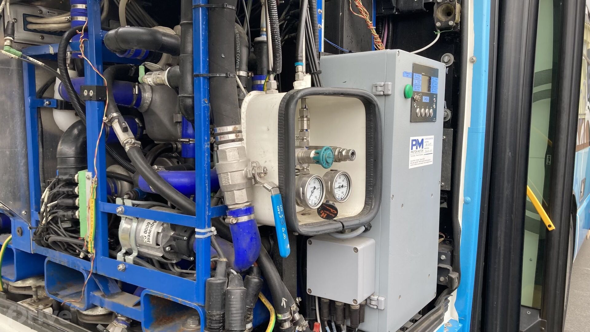 Vodíkový autobus TriHyBus