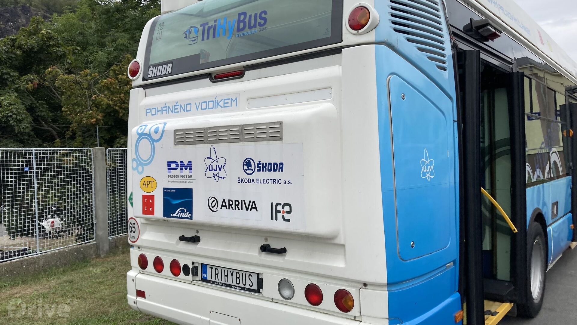 Vodíkový autobus TriHyBus