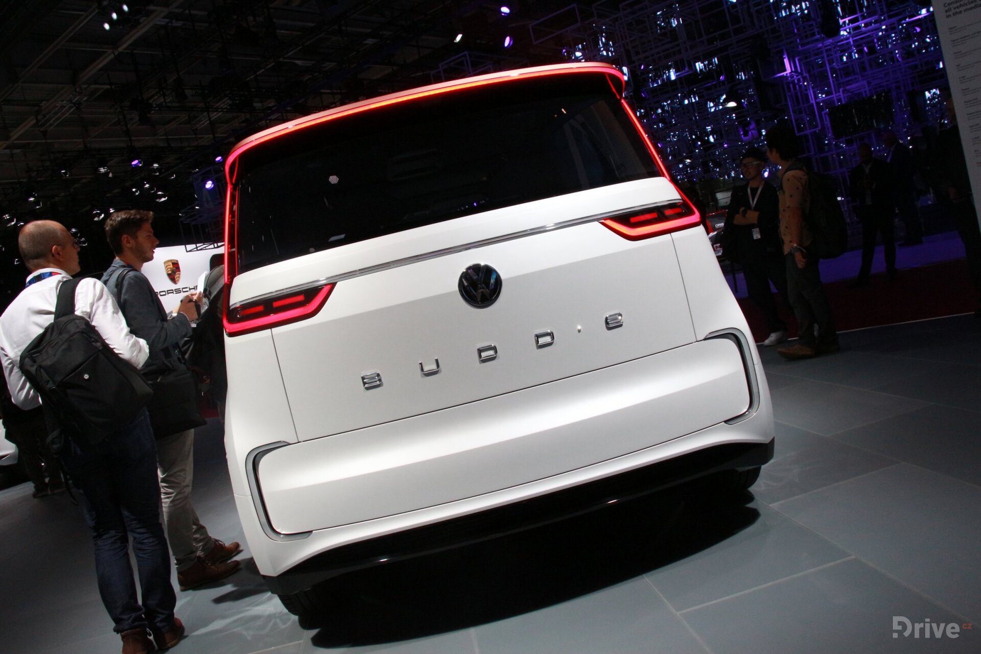 Volkswagen BUDD-e (2016)
