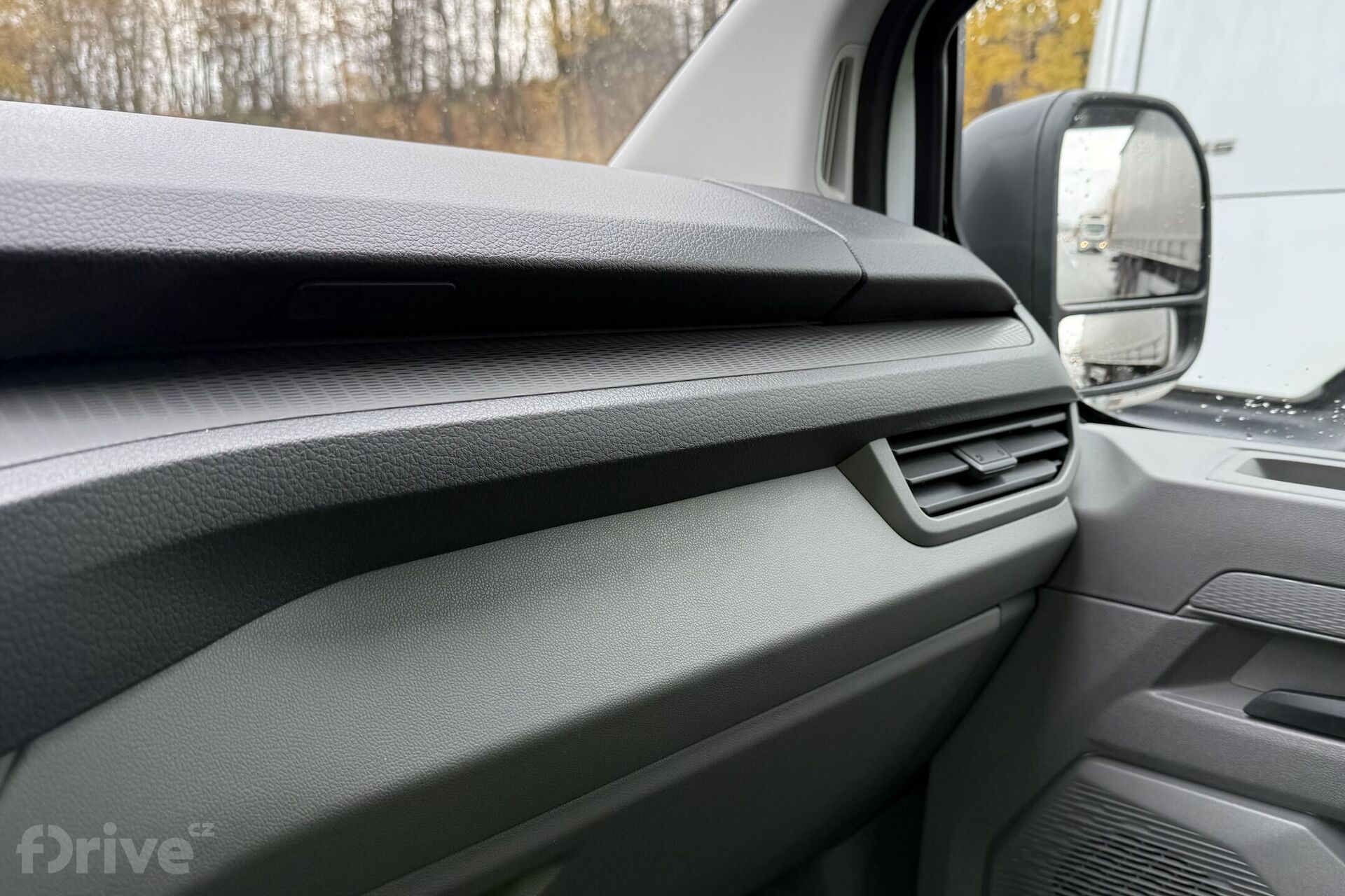 Volkswagen e-Caravelle (2024)