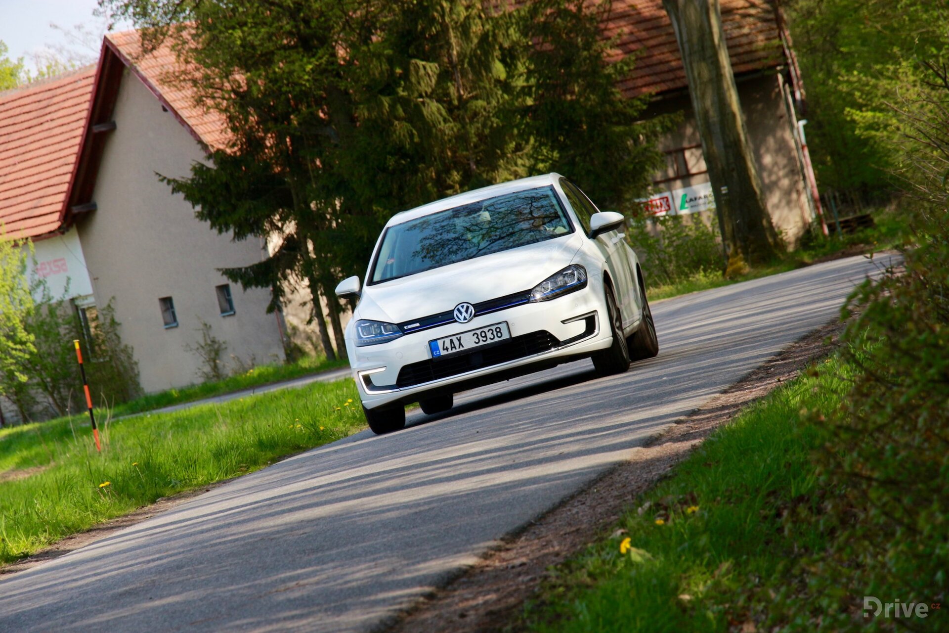 Volkswagen e-Golf (2015)