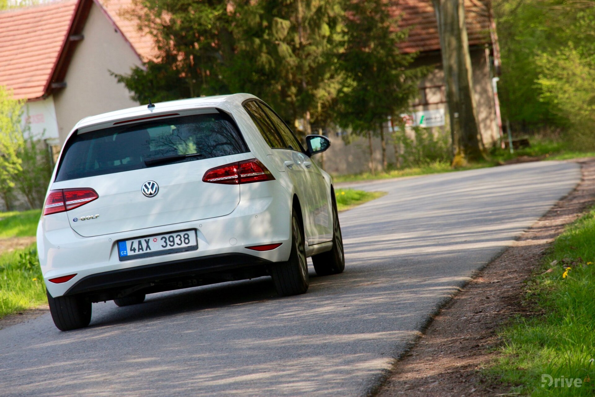 Volkswagen e-Golf (2015)