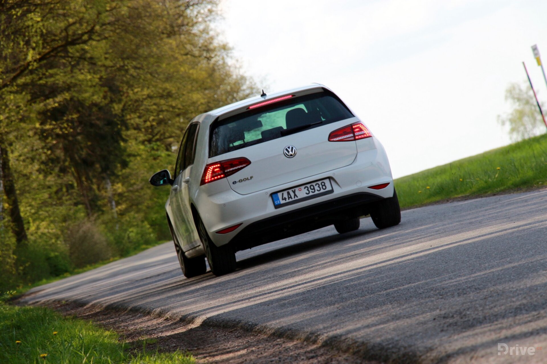 Volkswagen e-Golf (2015)