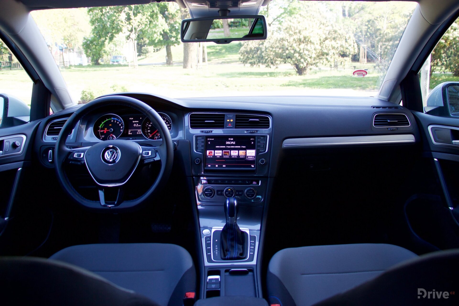 Volkswagen e-Golf (2015)