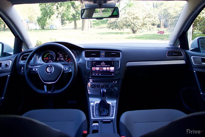 Volkswagen e-Golf (2015)