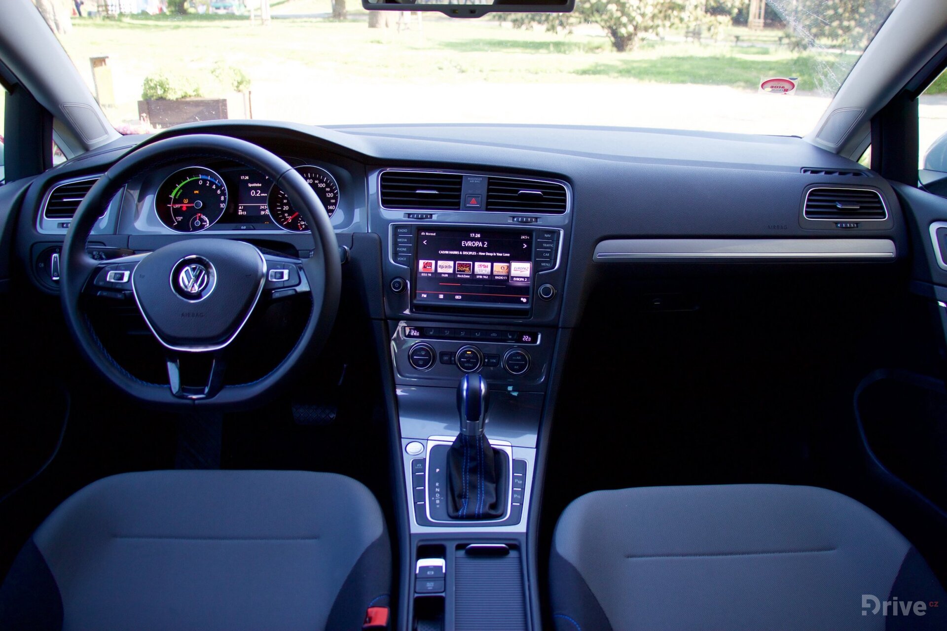 Volkswagen e-Golf (2015)