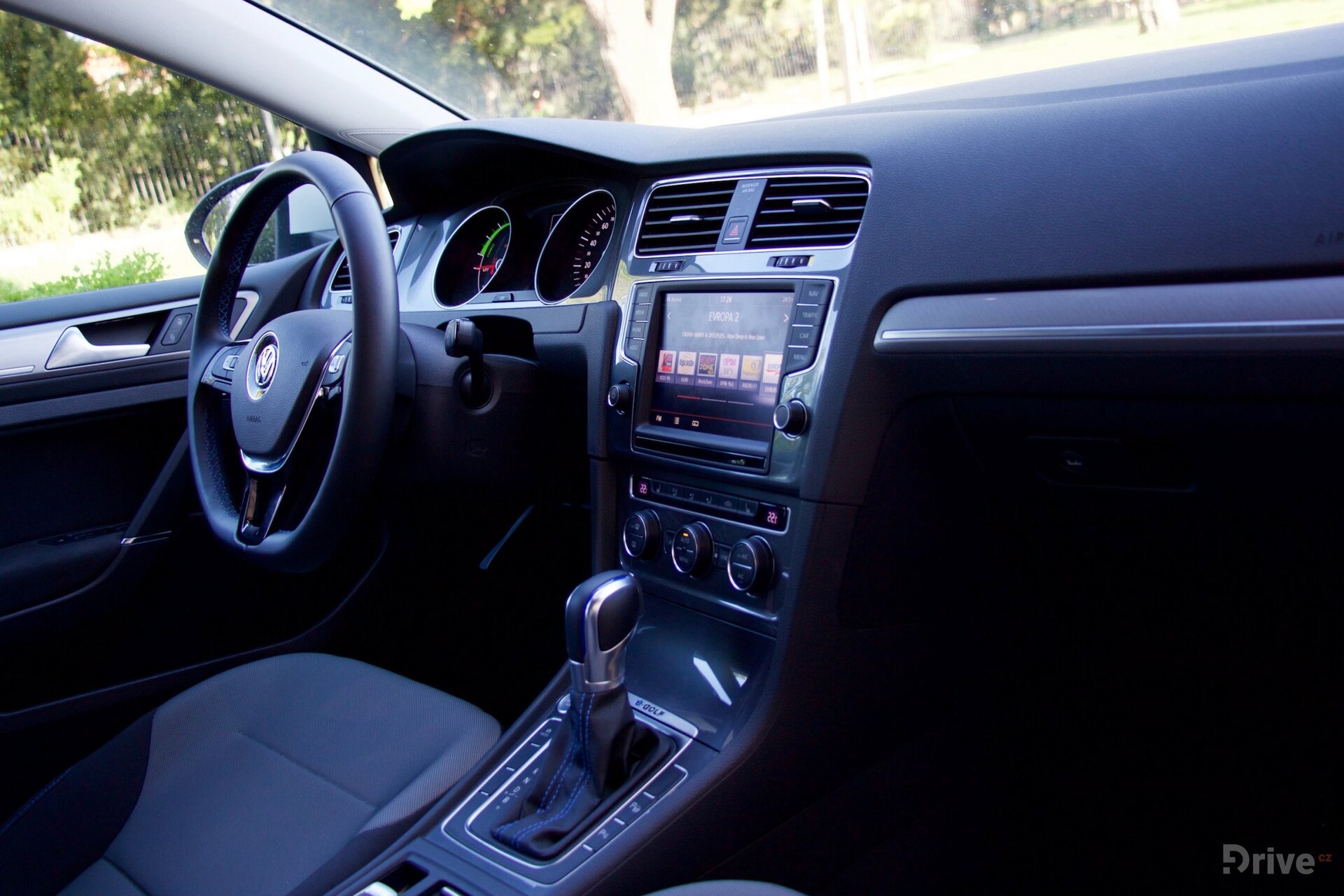 Volkswagen e-Golf (2015)