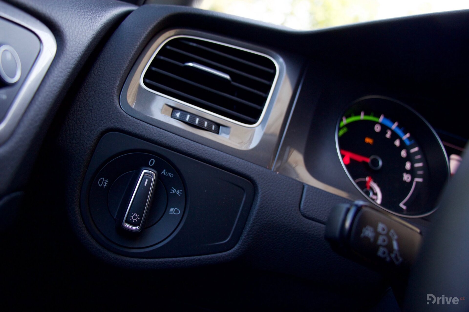 Volkswagen e-Golf (2015)