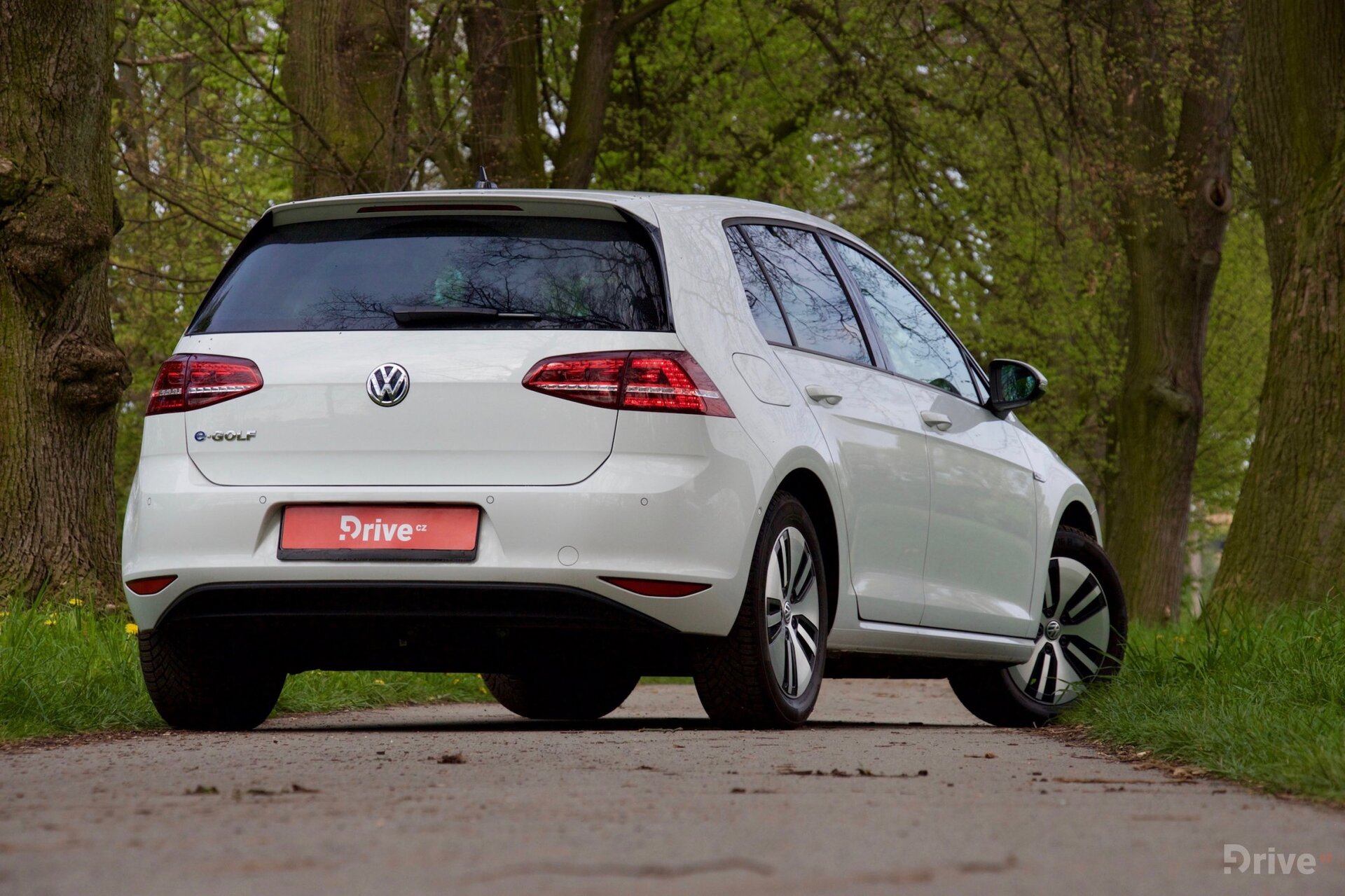 Volkswagen e-Golf (2015)