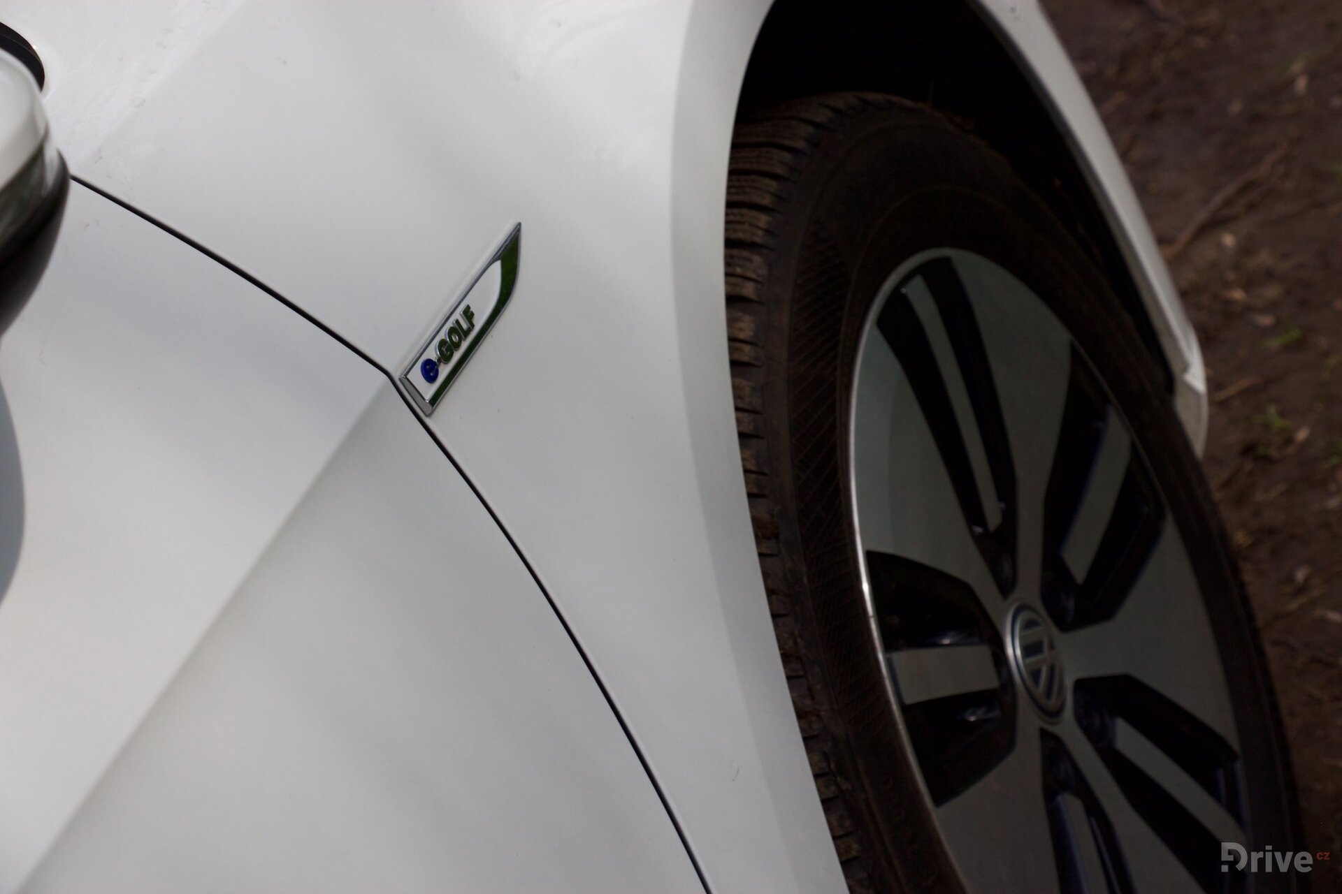 Volkswagen e-Golf (2015)