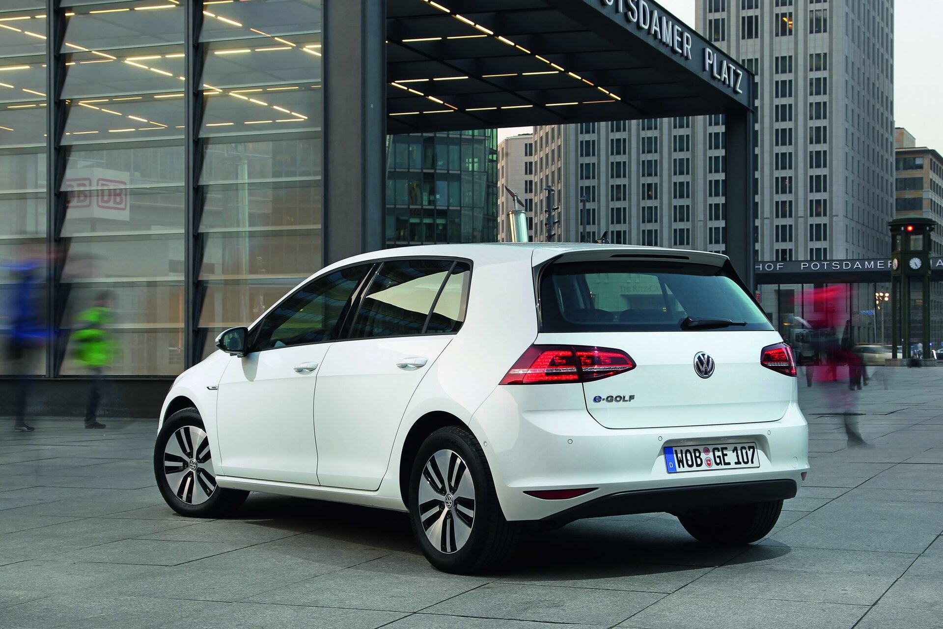 Volkswagen e-Golf (2015)