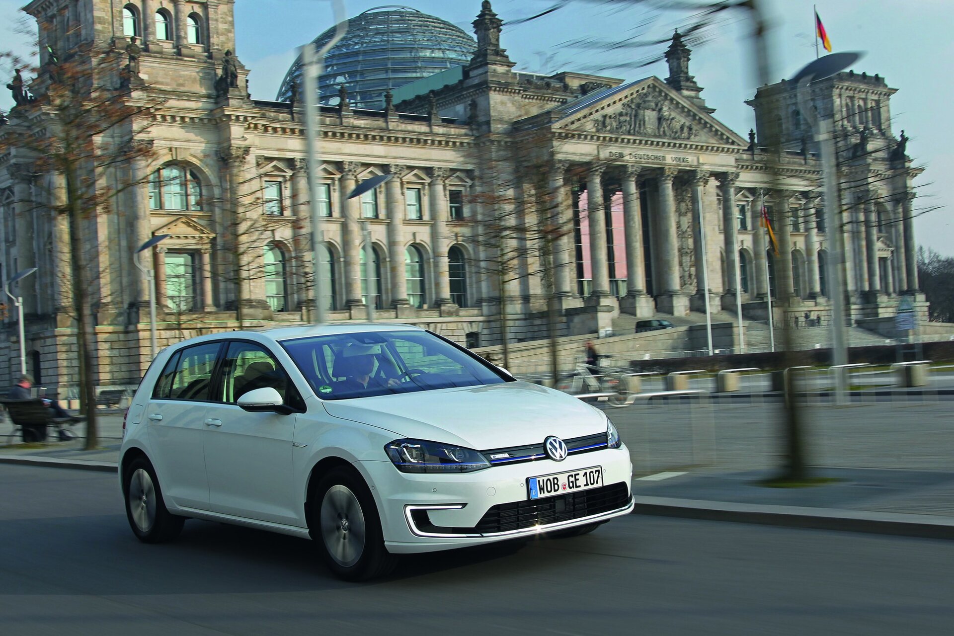 Volkswagen e-Golf (2015)