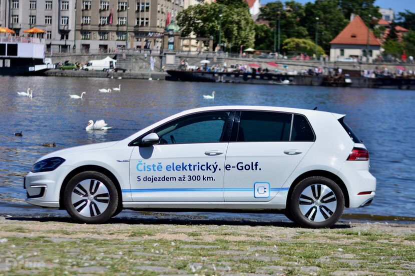 Volkswagen e-Golf (2017)