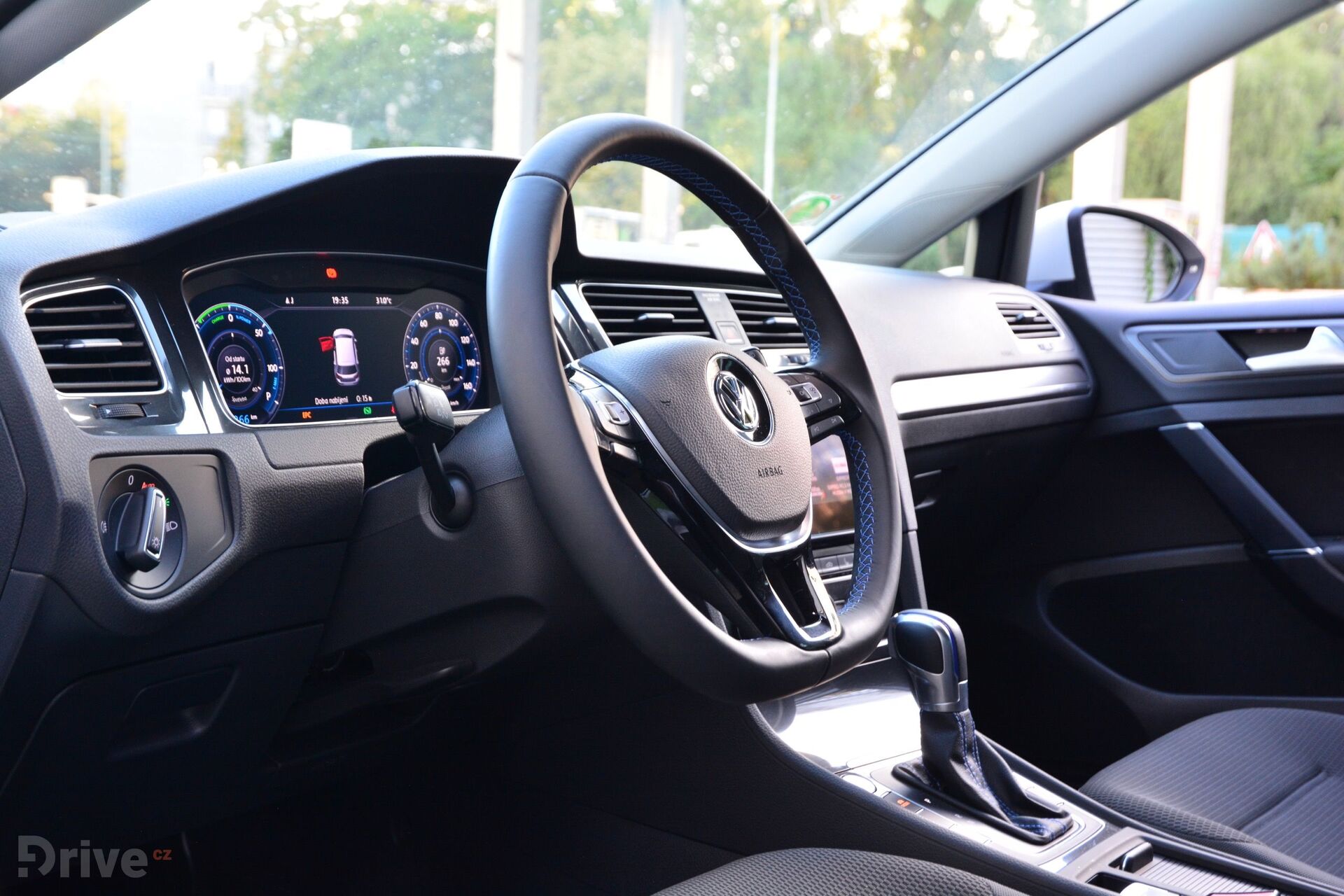 Volkswagen e-Golf (2017)