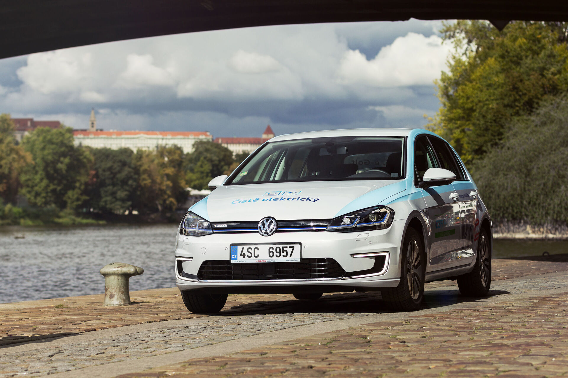 Volkswagen e-Golf (2017)