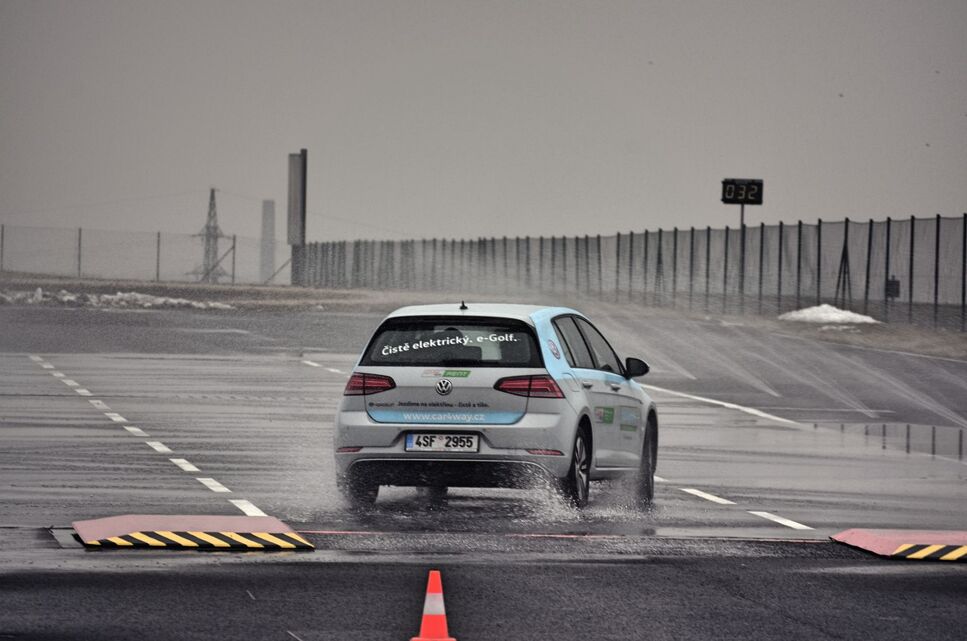 Volkswagen e-Golf (2017)
