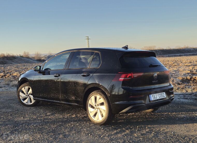 Volkswagen Golf 1.5 eTSI People (2026)