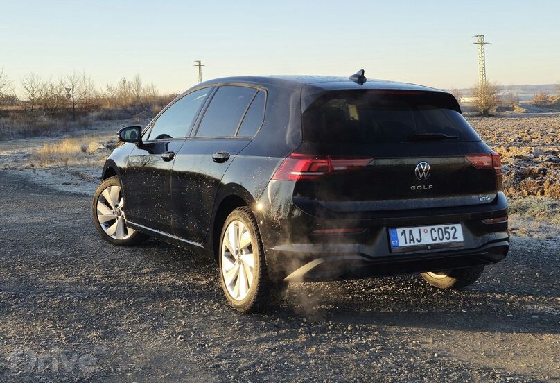 Volkswagen Golf 1.5 eTSI People (2026)