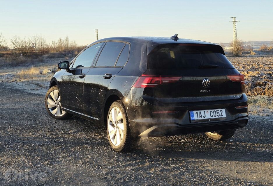 Volkswagen Golf 1.5 eTSI People (2026)