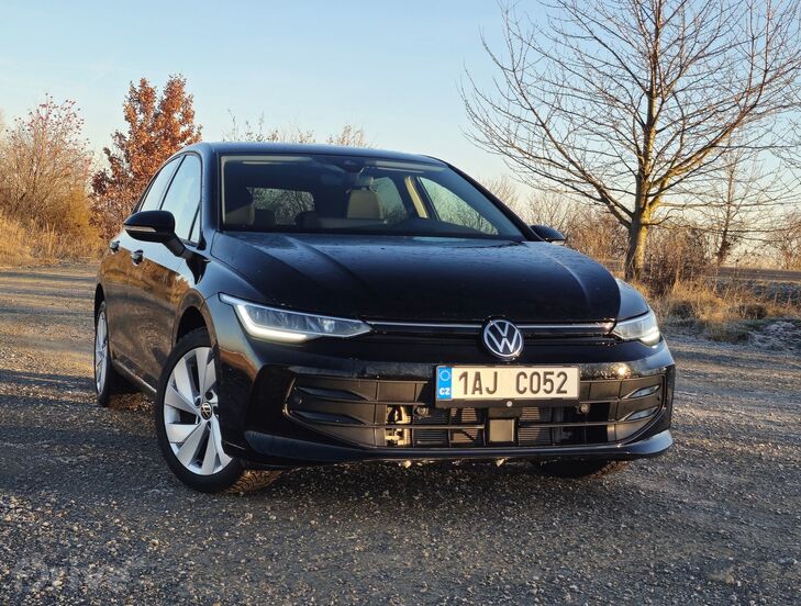 Volkswagen Golf 1.5 eTSI People (2026)