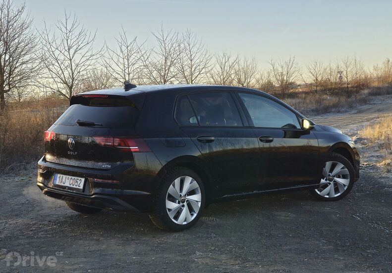 Volkswagen Golf 1.5 eTSI People (2026)