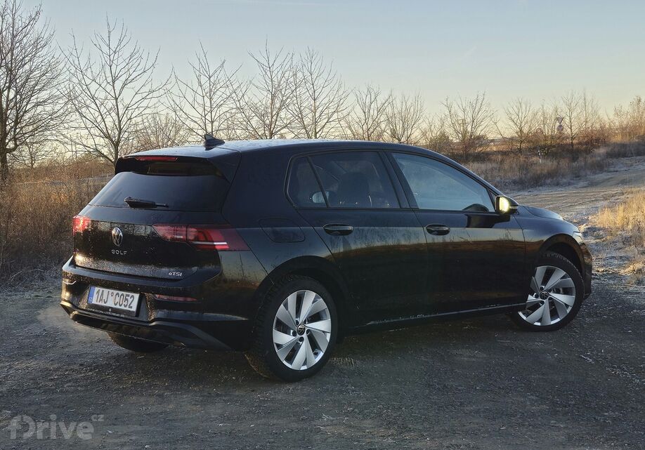 Volkswagen Golf 1.5 eTSI People (2026)