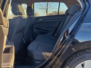 Volkswagen Golf 1.5 eTSI People (2026)