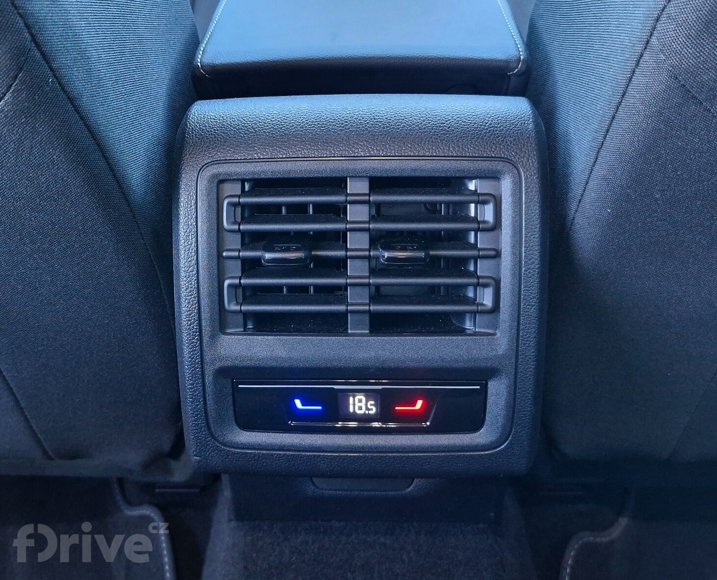 Volkswagen Golf 1.5 eTSI People (2026)