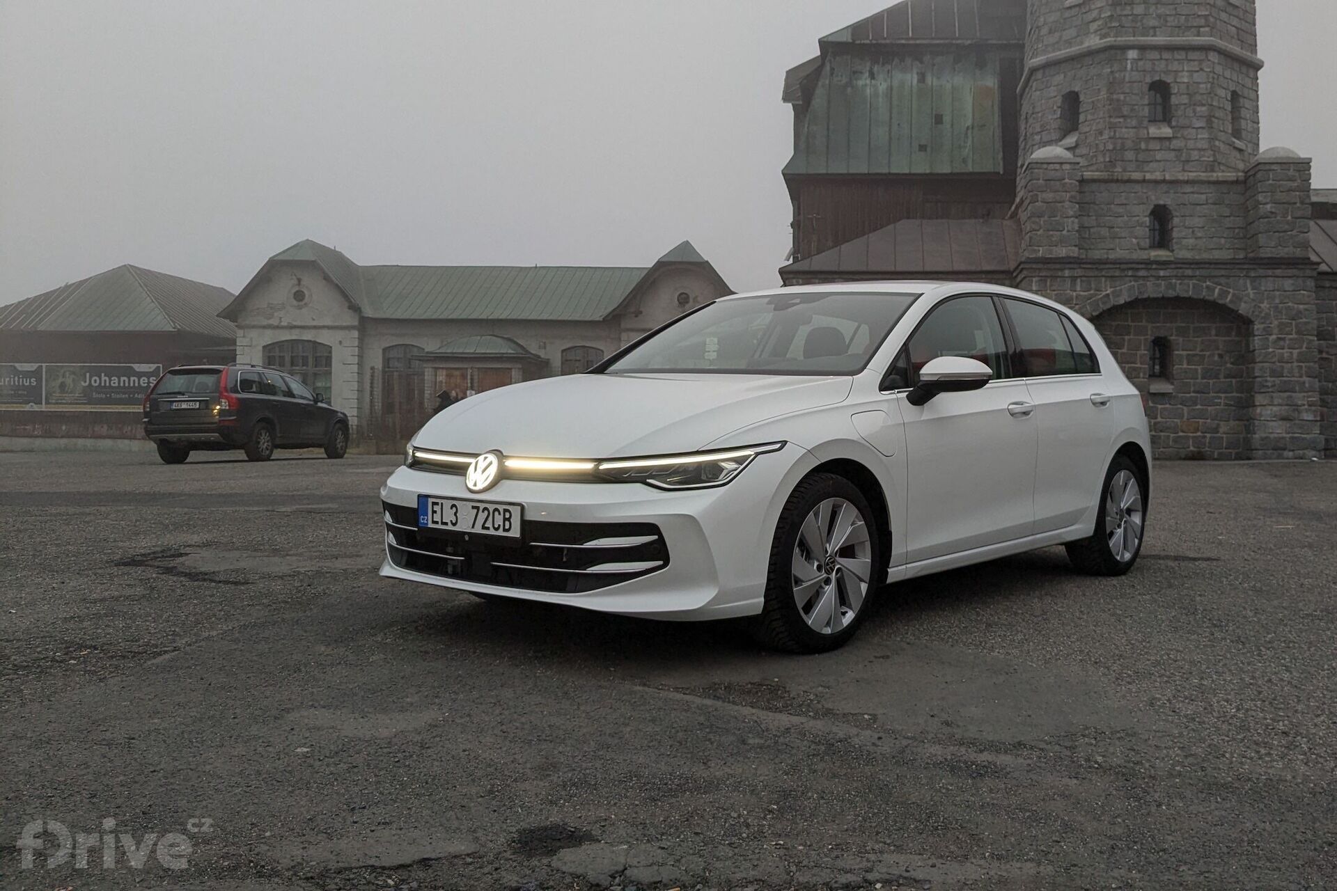 Volkswagen Golf eHybrid (2024)