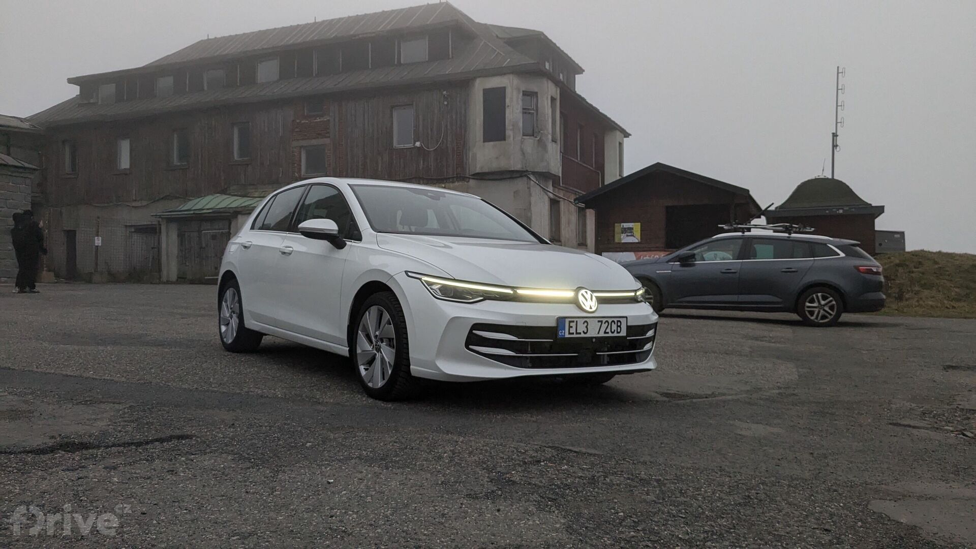 Volkswagen Golf eHybrid (2024)