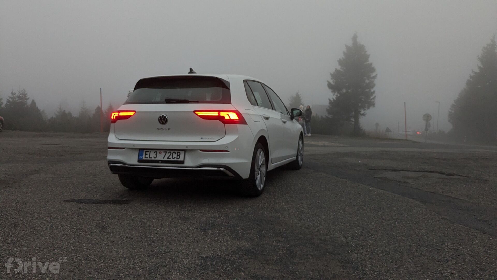 Volkswagen Golf eHybrid (2024)