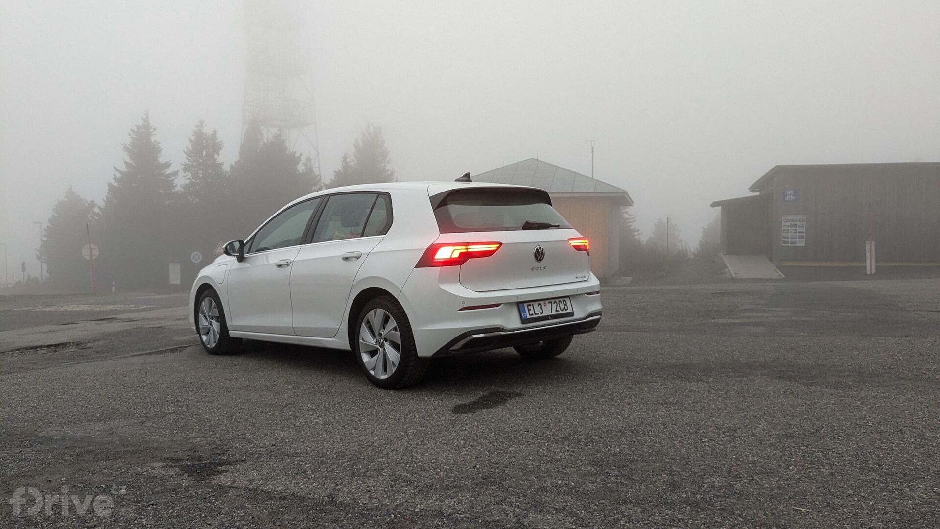 Volkswagen Golf eHybrid (2024)