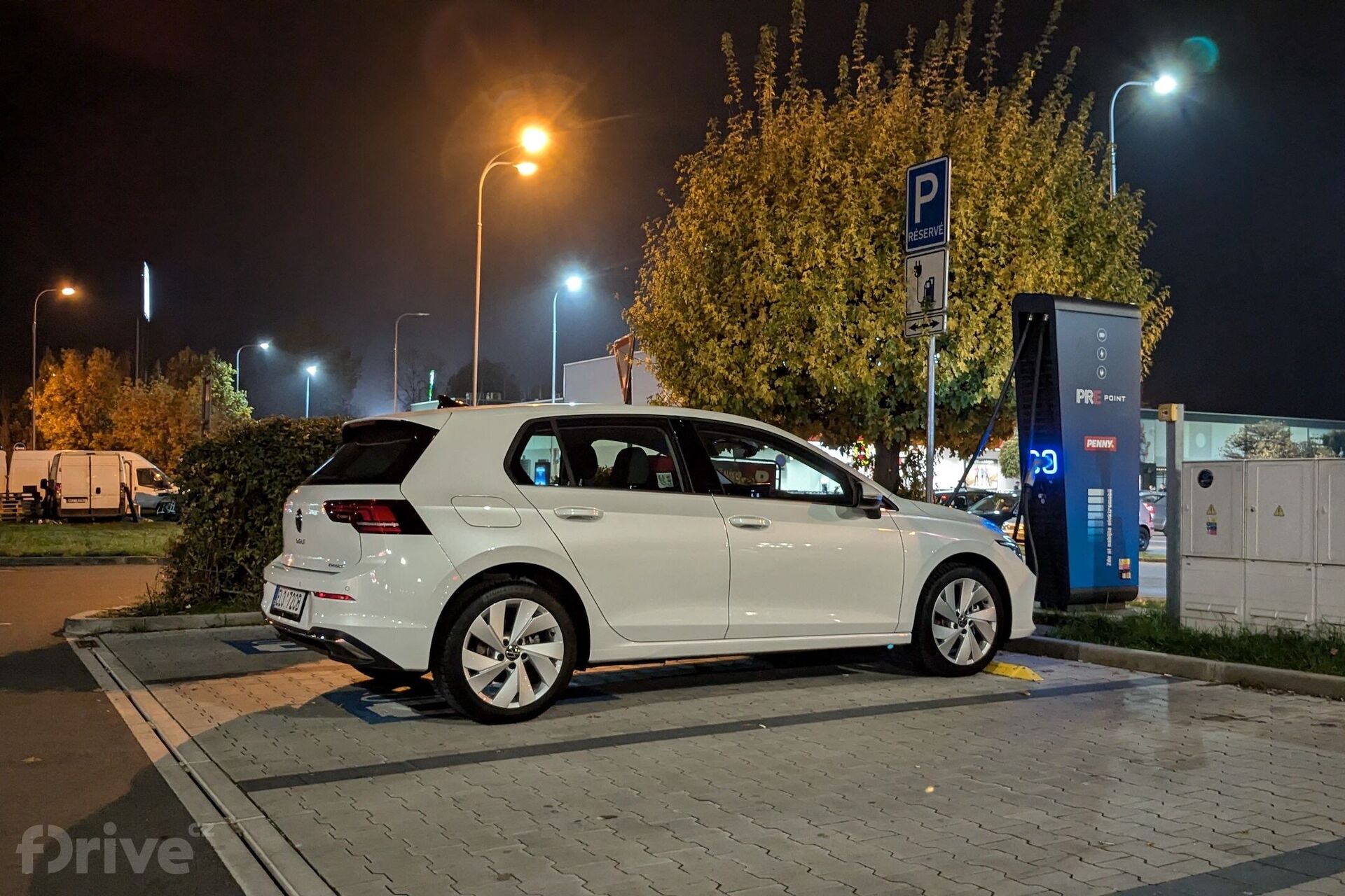 Volkswagen Golf eHybrid (2024)