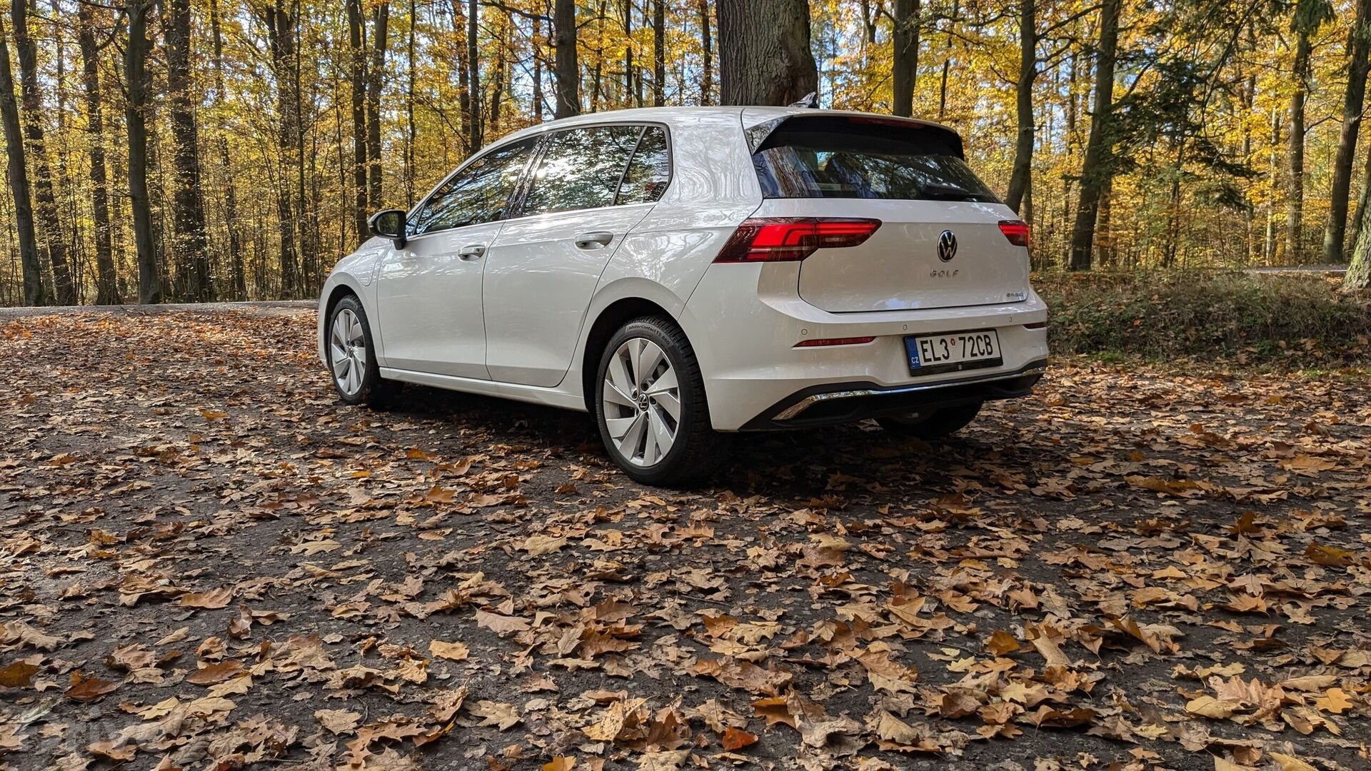 Volkswagen Golf eHybrid (2024)