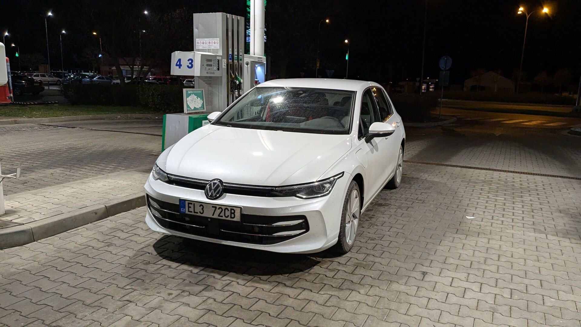 Volkswagen Golf eHybrid (2024)