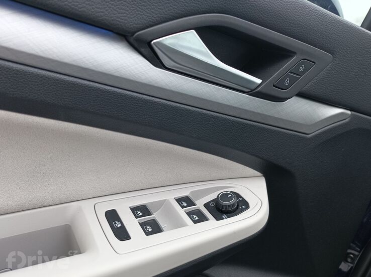 Volkswagen Golf VIII Life 1.0 eTSI DSG